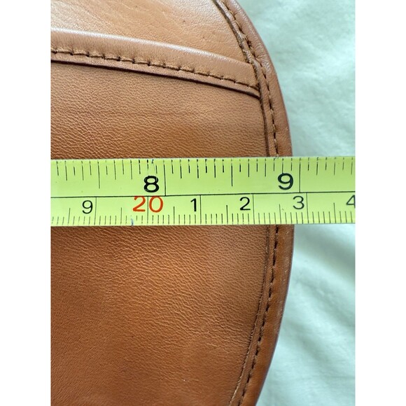 Vintage Hunt Club Tan Leather Crossbody Oval Handbag  w/gold Metal Hardware - Picture 6 of 10